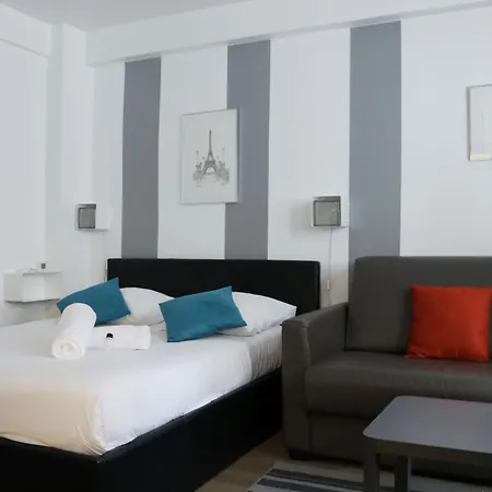 Arc De Triomphe & Trocadero Square - Cityapartmentstay Parigi